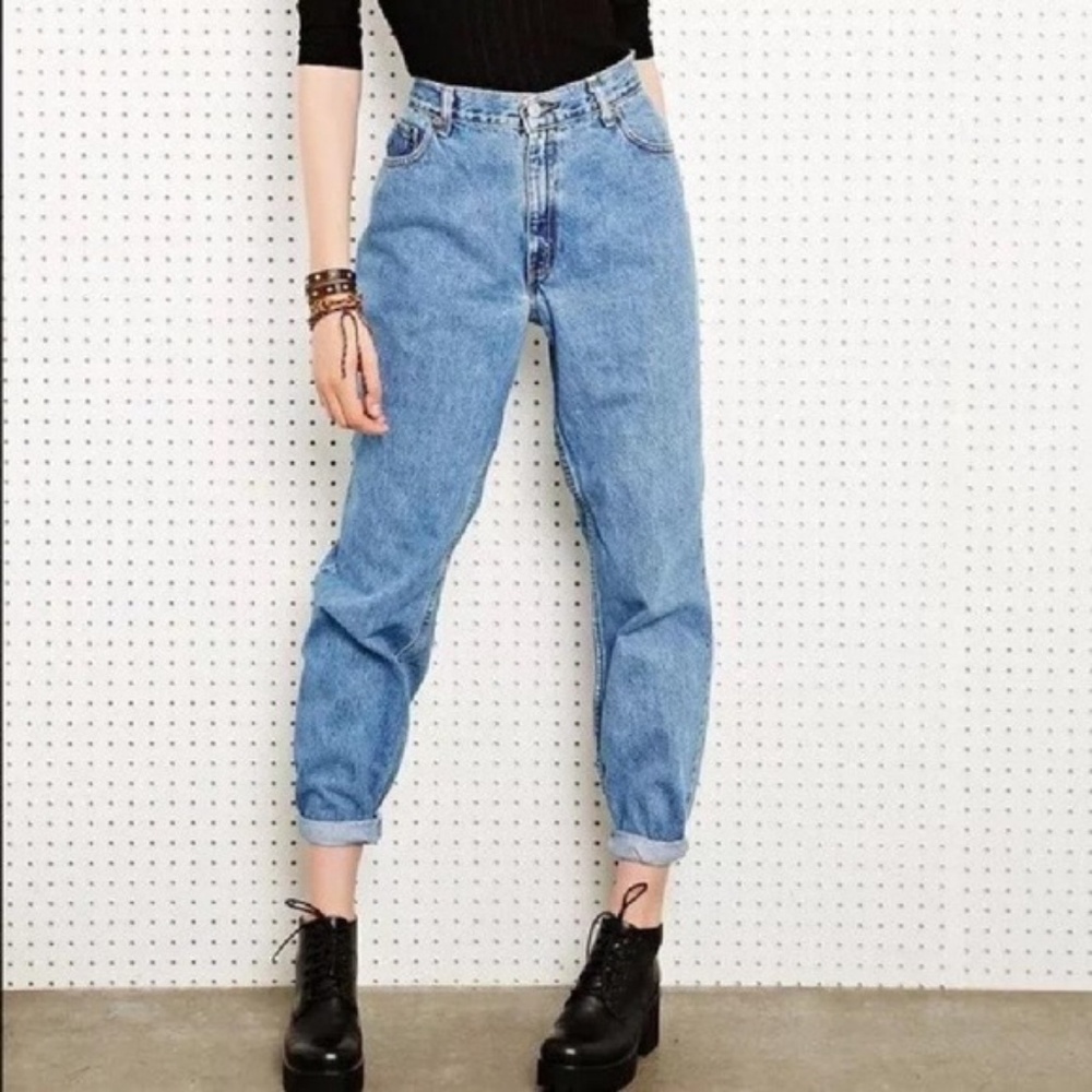 Levi's 550 Relaxed Tapered Fit Mom Jean